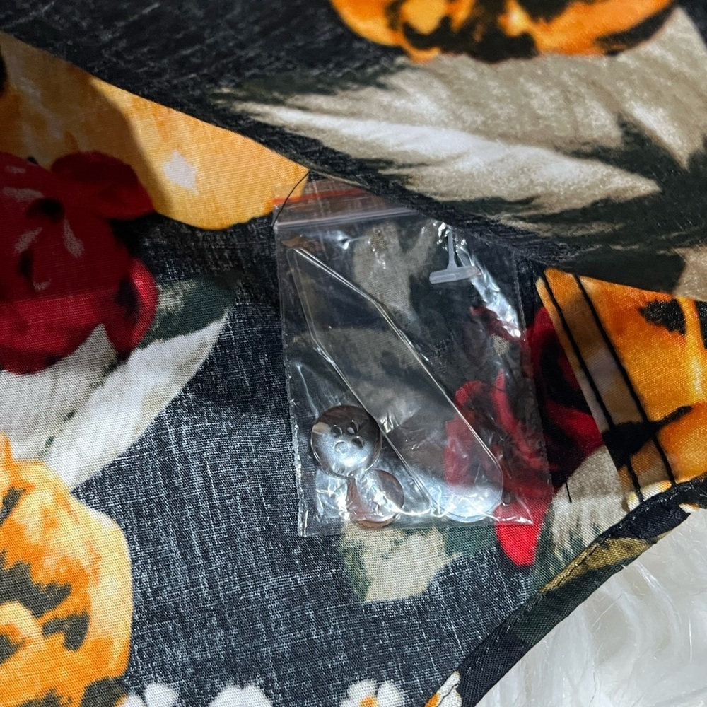 Paisley & Gray Slim Fit Tab Collar Black All Over Print Roses Club Shirt - Picture 11 of 14